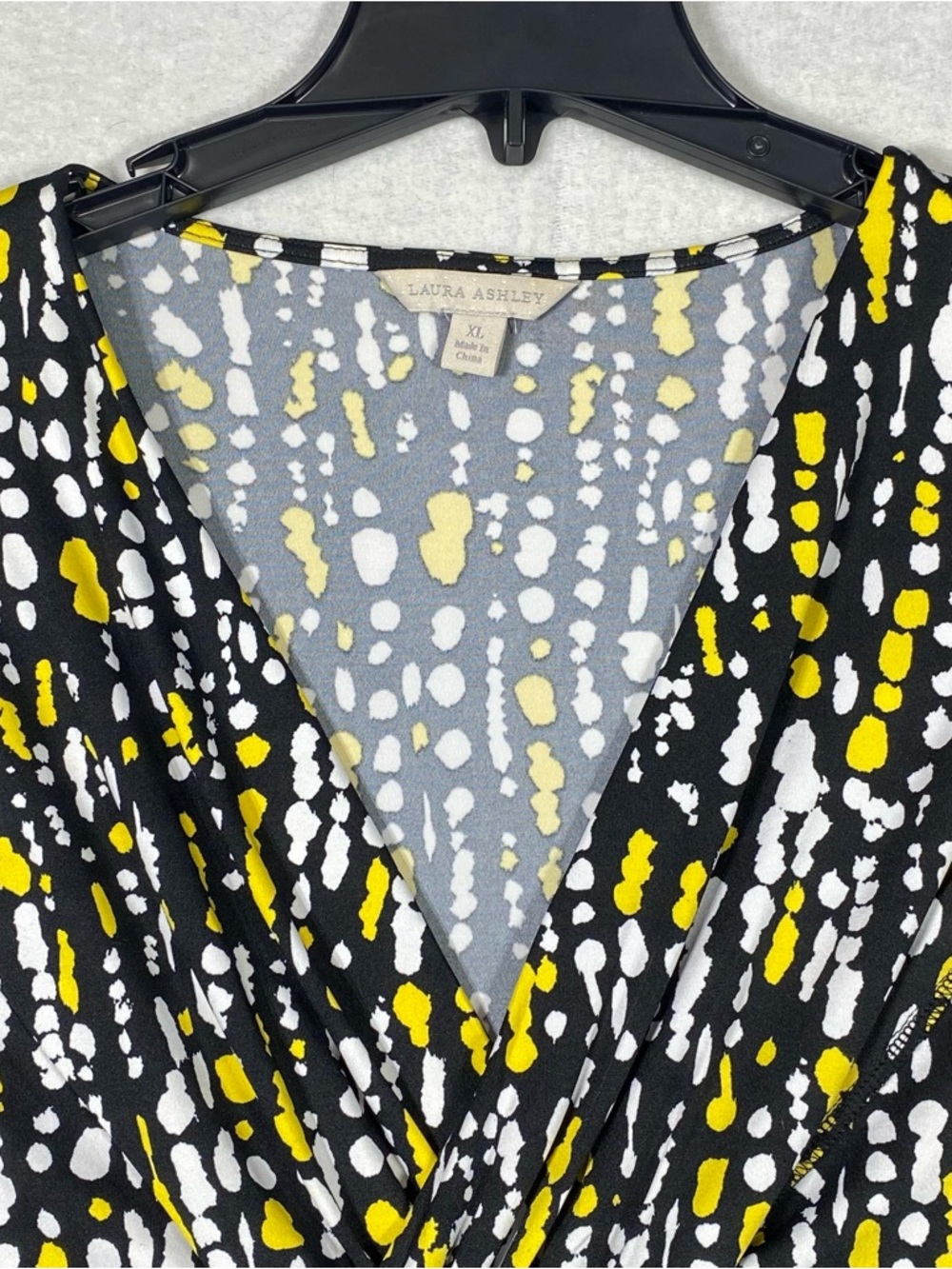 Laura Ashley Dot Pattern Blouse Women XL Yellow Black V-Neck Empire Waist Career - Picture 4 of 11